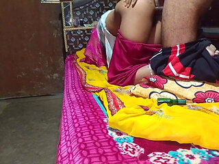 Bhabhi Ki Baid Par Thook Lagake Gaand Mari