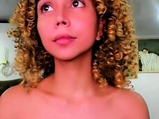 Amateur Blonde Teen Plays Solo with Toy Webcam Porn