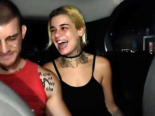 casal transa no uber, e o motorista filma tudo e joga na internet