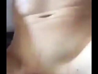 Novinha esguichando muito