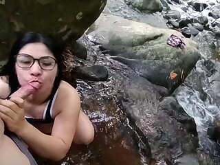 PRIMERA PARTE me llevan al r&iacute_o y me ponen a CHUPAR y SE CORRE EN MI CARA.. me encanta la naturaleza alexachris20