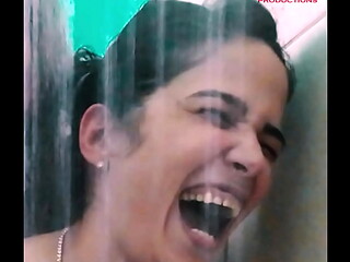 ?Cleaning? up with ?Jazmin shave? to vibrate
