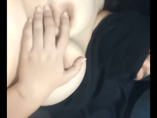 Enjoying a Very Smooth Pussy Tembmem