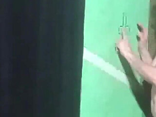 Mel Pintando Um Pau 1 - Version View