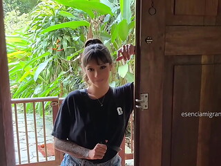 Daddy'_s babysitter is at home, can you help me experience something?