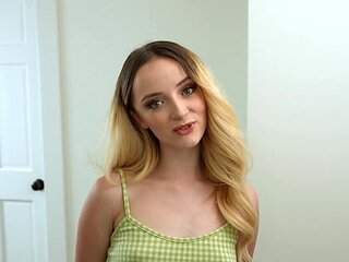 Stepsister is going to be a  nudist to seduce him