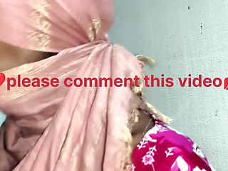 Amateur girlfriend Sunita Singh experimentally sucks his cock, trying out