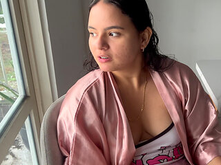 SHE COMES TO COLLECT MY RENT AND LEAVES FULL OF MILK AND WITHOUT MONEY