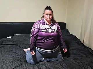 Tattooed MILF gets her creamy pie after squirting on his face