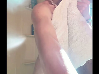 i finish shower then wear clothers on