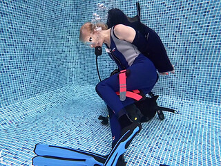 Underwater Scuba Strip Challenge & Vibe Climax