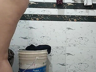 Priya Bhabi Big Boob Bathing Show