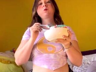 Swallowpeaches pawg gf eating cake clothes try on: Teen, Big Ass  Amateur Porn