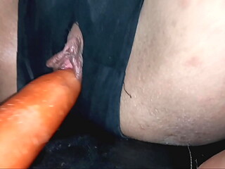 It turns me on when my delivery guy sees me masturbating