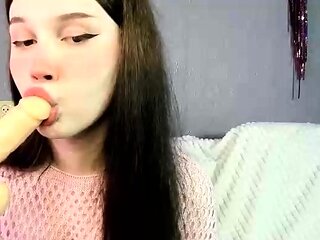 Cute amateur webcam teen girl toying pussy on webcam