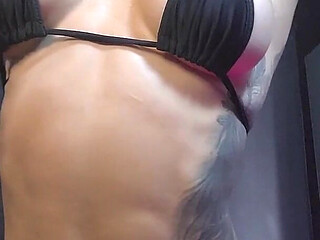 Private Muscle Goddess Push-up Show
