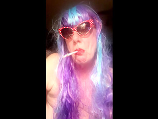 MATURE CD TS SMOKING VS120s IN HER BATHROOM