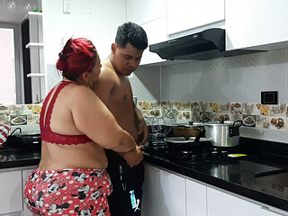 Stepmom seduces me with her huge ass