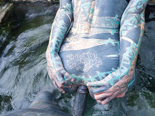 Hot Spring Public Anal Fuck with Tattooed Babe Anuskatzz - Rough Outdoor Sex & Cum