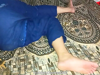 Desi Wife Fingering Her Hot Pussy to Cum So Much - Amateur Homemade Indian Aunty