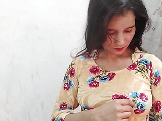Little step mother ko paise dekar jabar dasti pela