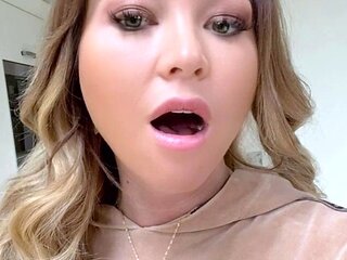 Lovely Blonde With Tight Pussy Masturbate Solo