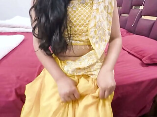 Devar Ke Gussa Hone per Bhabhi Ne Apni Gili Chut De Kar Manaya
