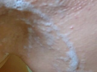 MILF Shaves Pussy Before Threesome. Squirting. Pissing. Ep 20811