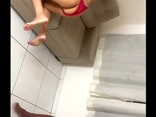 NEGAO BBC ARROMBOU A NOVINHA CASADA HOTWIFE NA FRENTE DO MARIDO CORNO AMADOR CUCKOLD