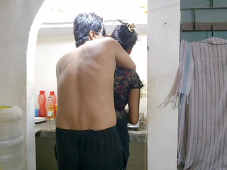 Desi girl maid ko kichen me sex kiya