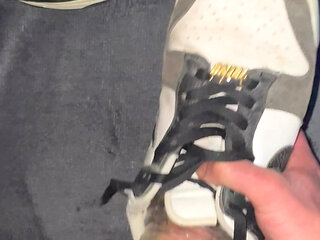 Fuck my smelly Nike dunks