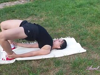 Wanilianna Outdoor Yoga & Masturbation
