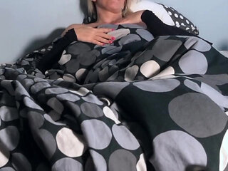 6 My Husband Found Out I Fucked up with Strangers on Cam on Chatroulette in His Absence 69