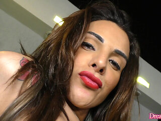 Sexy Tranny Melyna Merli Tries The Fucking Machine