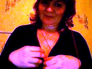 Mature Russian Amateur Irina Shows Off on Webcam