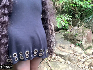 Sri lankan beautiful girl jungle fuck