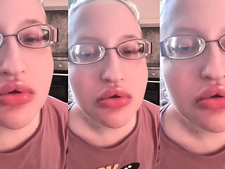 ASMR HUGE BUBBLE GUM