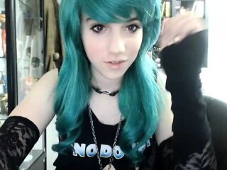 Young amateur teen in solo masturbation playing with herself