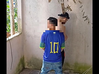 Pr&eacute_via - &quot_Funcionario&quot_ da Biqueira Dotado Me Come Na Laje Com os da Quebrada Assistindo Tudo (COMPLETO NO SHEER E XVIDEOS RED) Maloka de 20cm veio e quis me comer no pelo ali mesmo no quintal