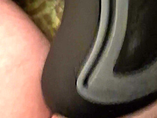 Vibrating dick with pussytoy