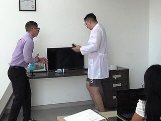 Boss's daughter gets a huge load on her face in the lab