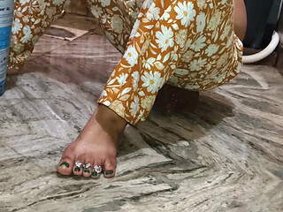 Bhabhi ko nahate me choda