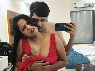 Big Boobs Bhabhi Ji in Red Saree Gets Fucked Hard in Hotel