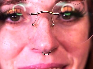 Amateur hottie solo masturbation