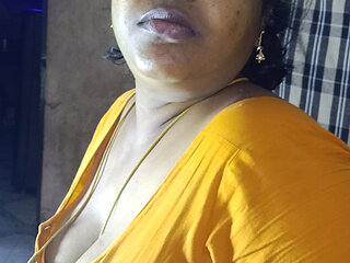 My stepaunt Prema came to my house after a long time. When she asked me to lick her pussy, I licked it and took water like hers.
