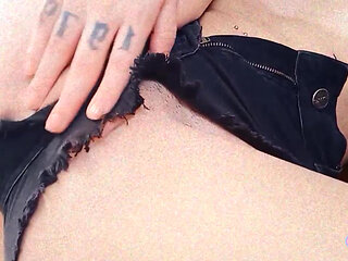 horny slut teen fingering her pussy