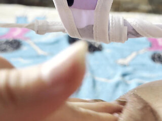 Beautiful Gitl Masturbating