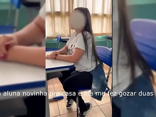 ALUNA DE COLEGIO ESTADUAL CAINDO NA VARA DO PROFESSOR , ESTUDIANTE DE UNIVERSIDAD ESTATAL TENIENDO SEXO CON MAESTRO