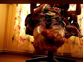 Office Foot Job