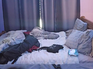 Sexyfilomena Puts Her Toy on Her Massage Table and Sits on It